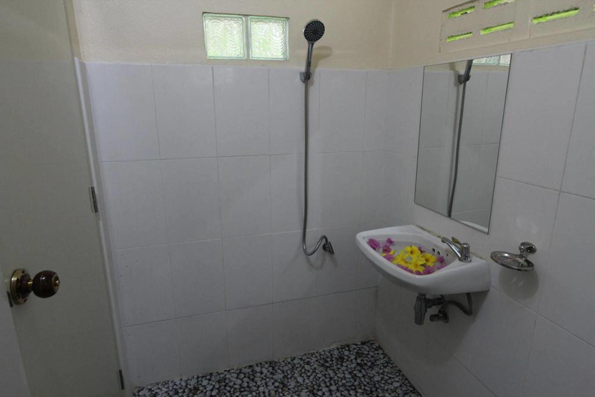 Koh Phayam Greentawan Resort Exterior photo
